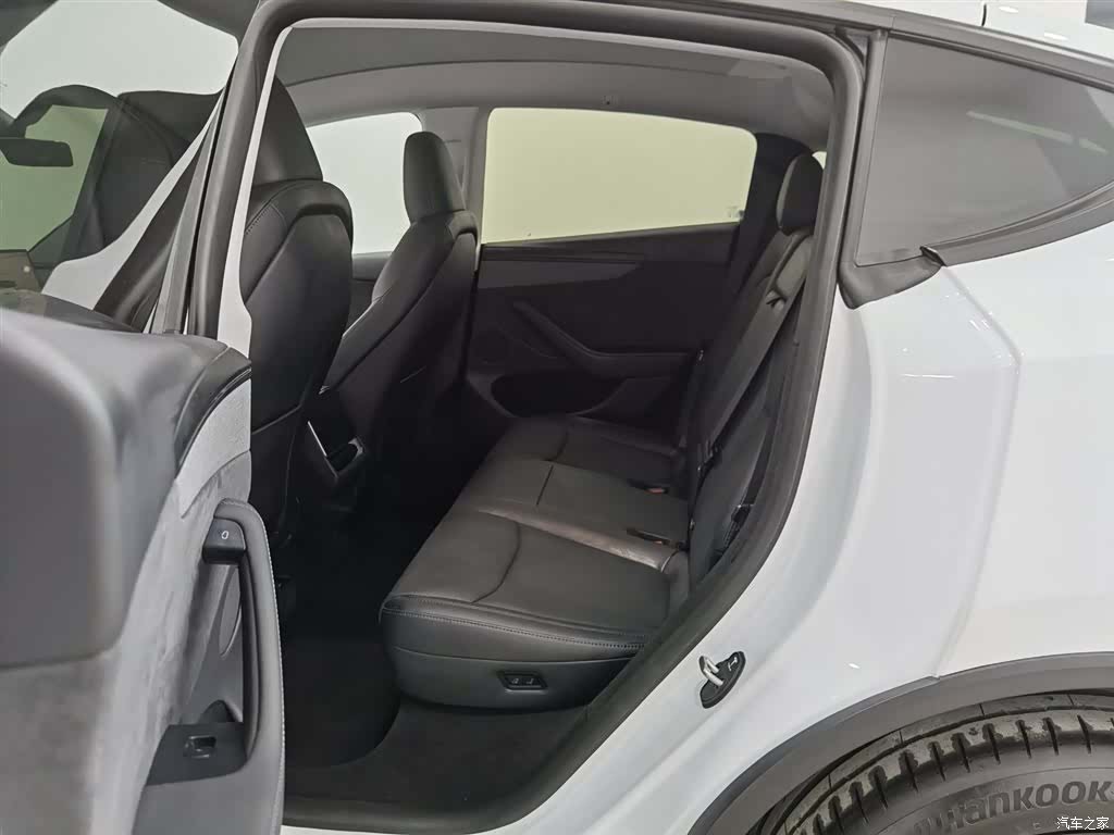 Tesla Model Y, 2025 15