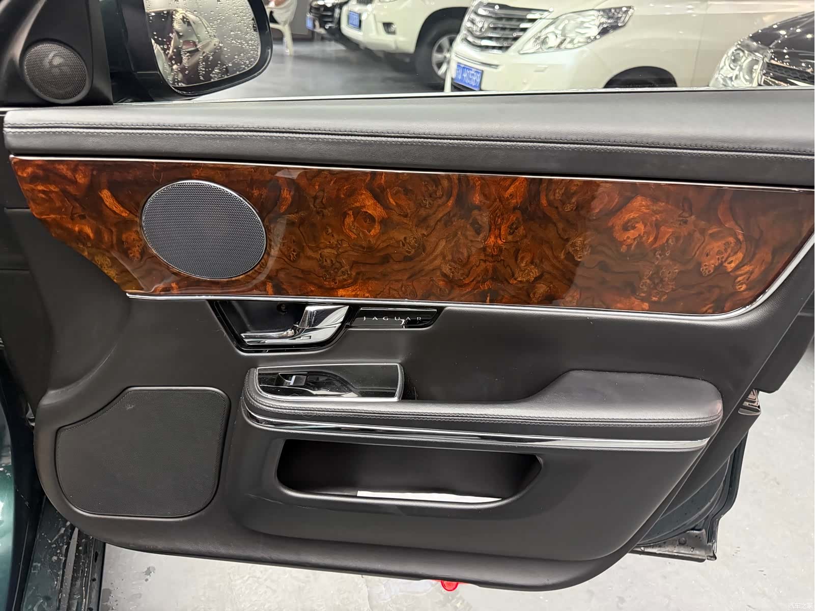 Jaguar XJ, 2012 11