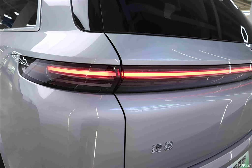 Li Auto L8, 2024 32