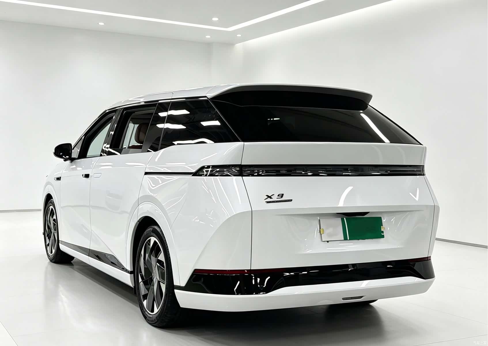 Xpeng X9, 2024 11