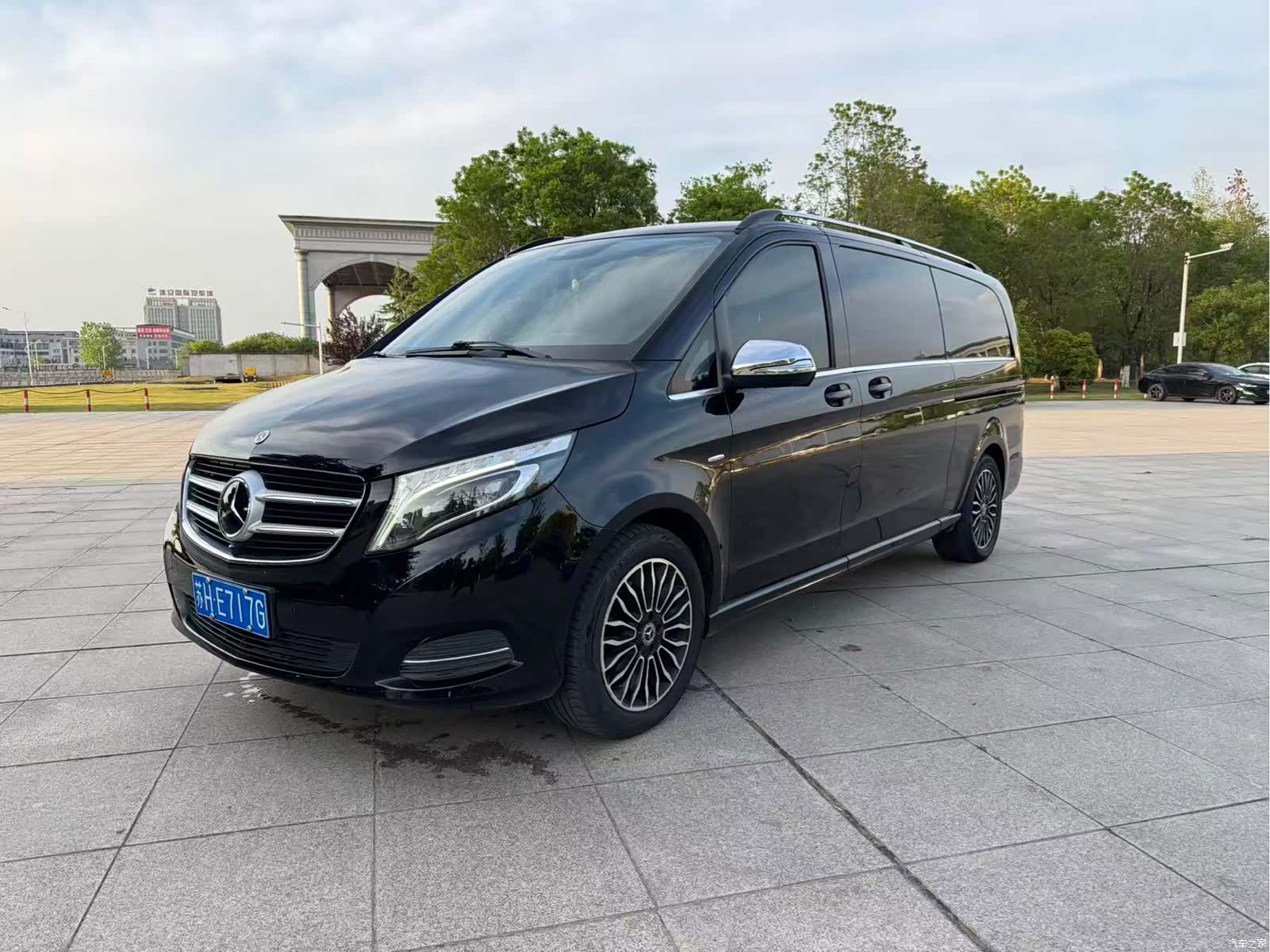 Mercedes-Benz V-Class