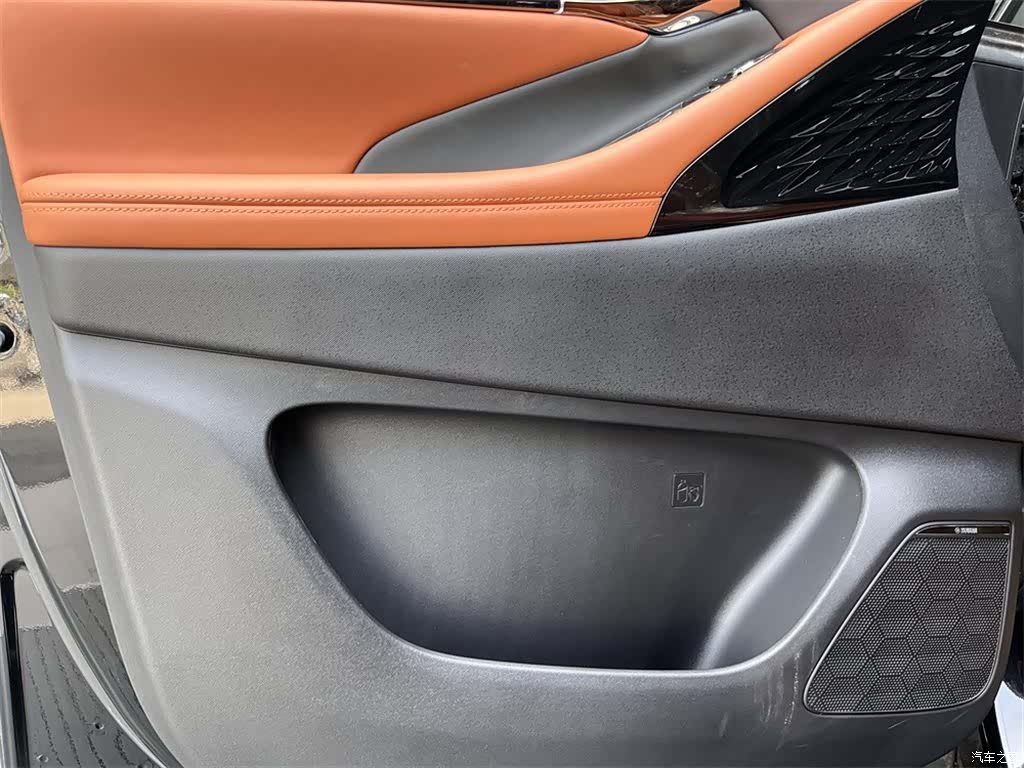 Trumpchi E9, 2026 15