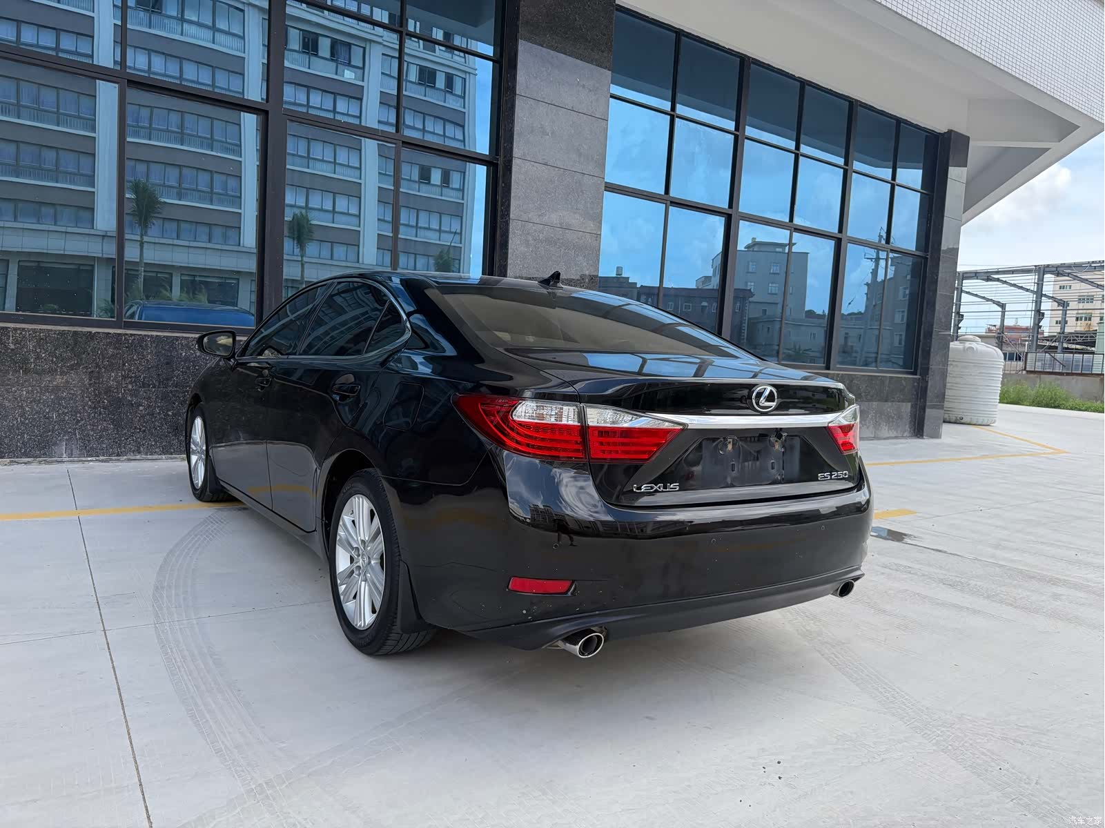 Lexus ES, 2013 4