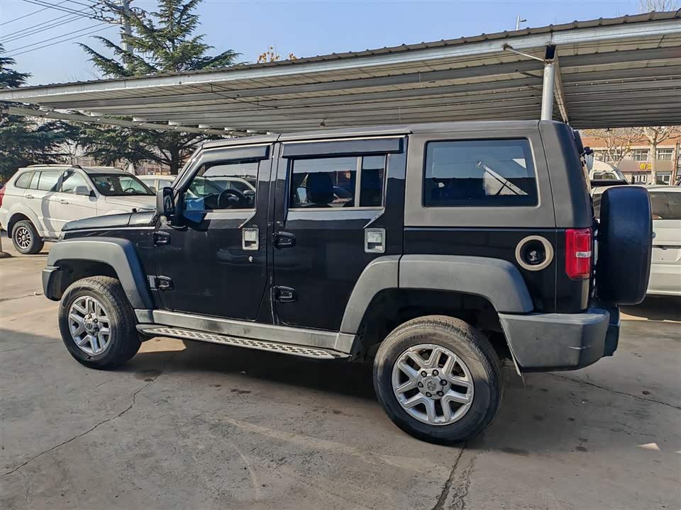 Beijing BJ40