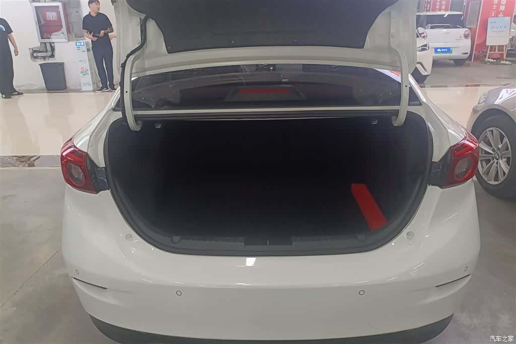 Mazda Mazda3, 2017 4