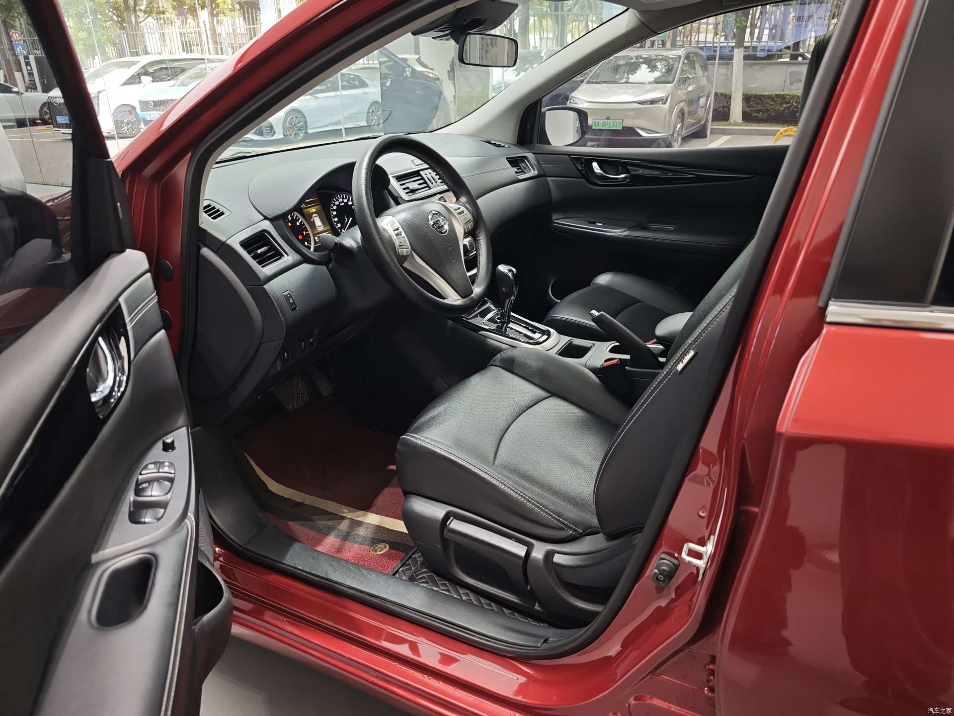 Nissan Tiida, 2022 7