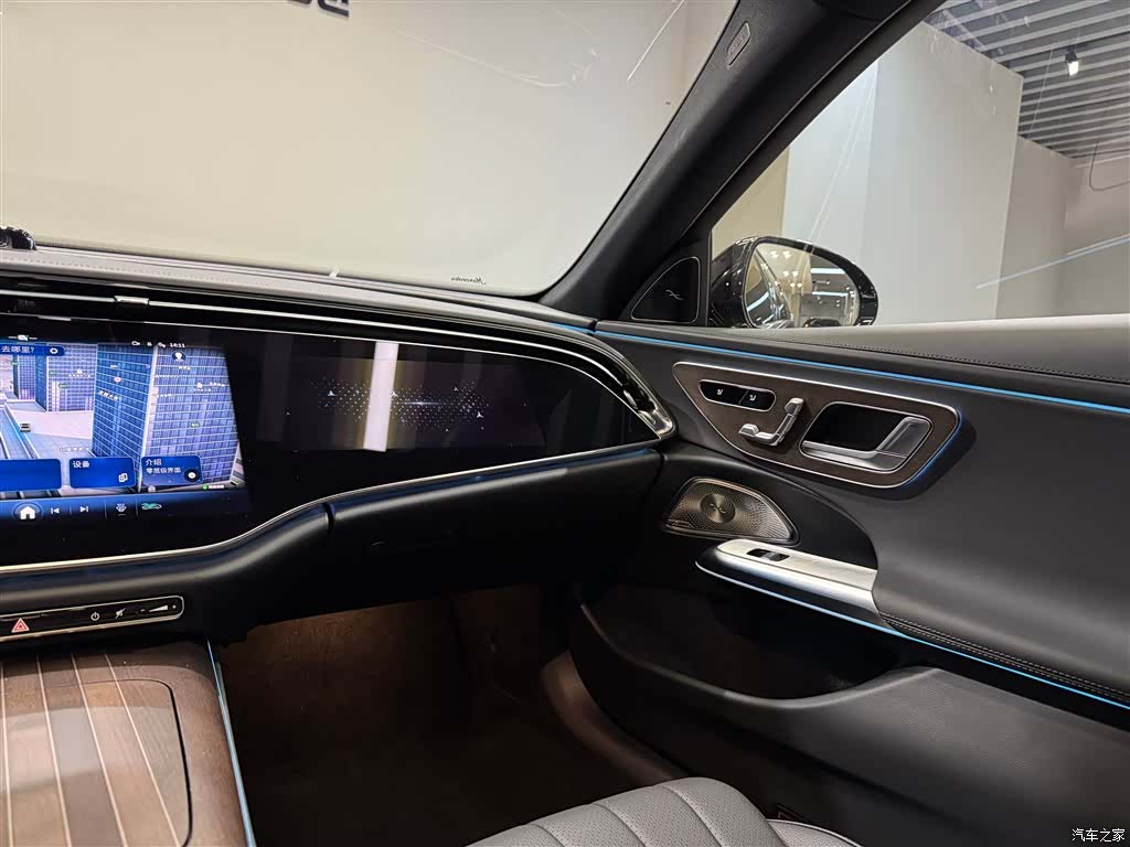 Mercedes-Benz E-Class, 2024 22