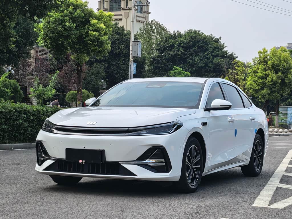 Geely Galaxy A7 EM