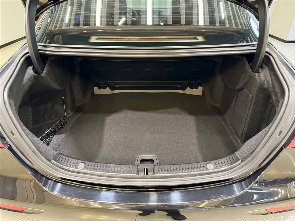 Mercedes-Benz E-Class, 2022 12