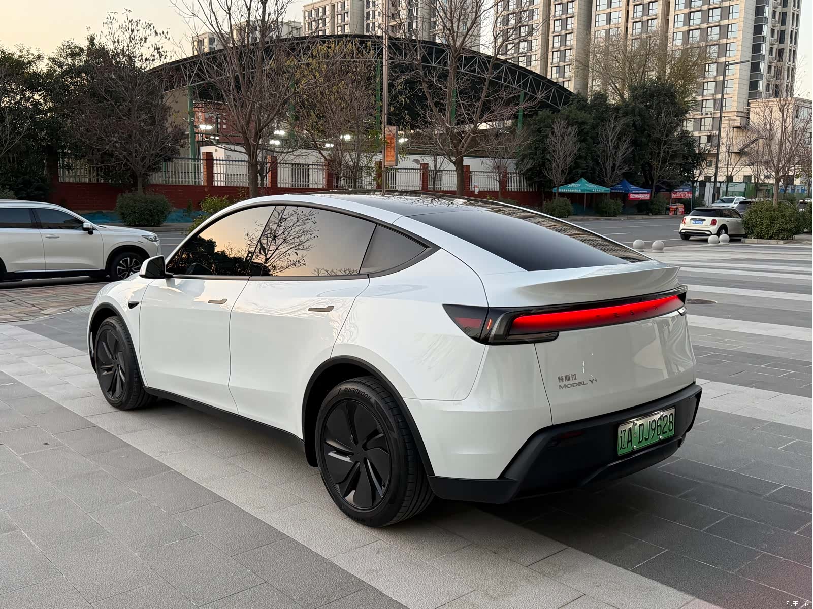Tesla Model Y, 2025 11
