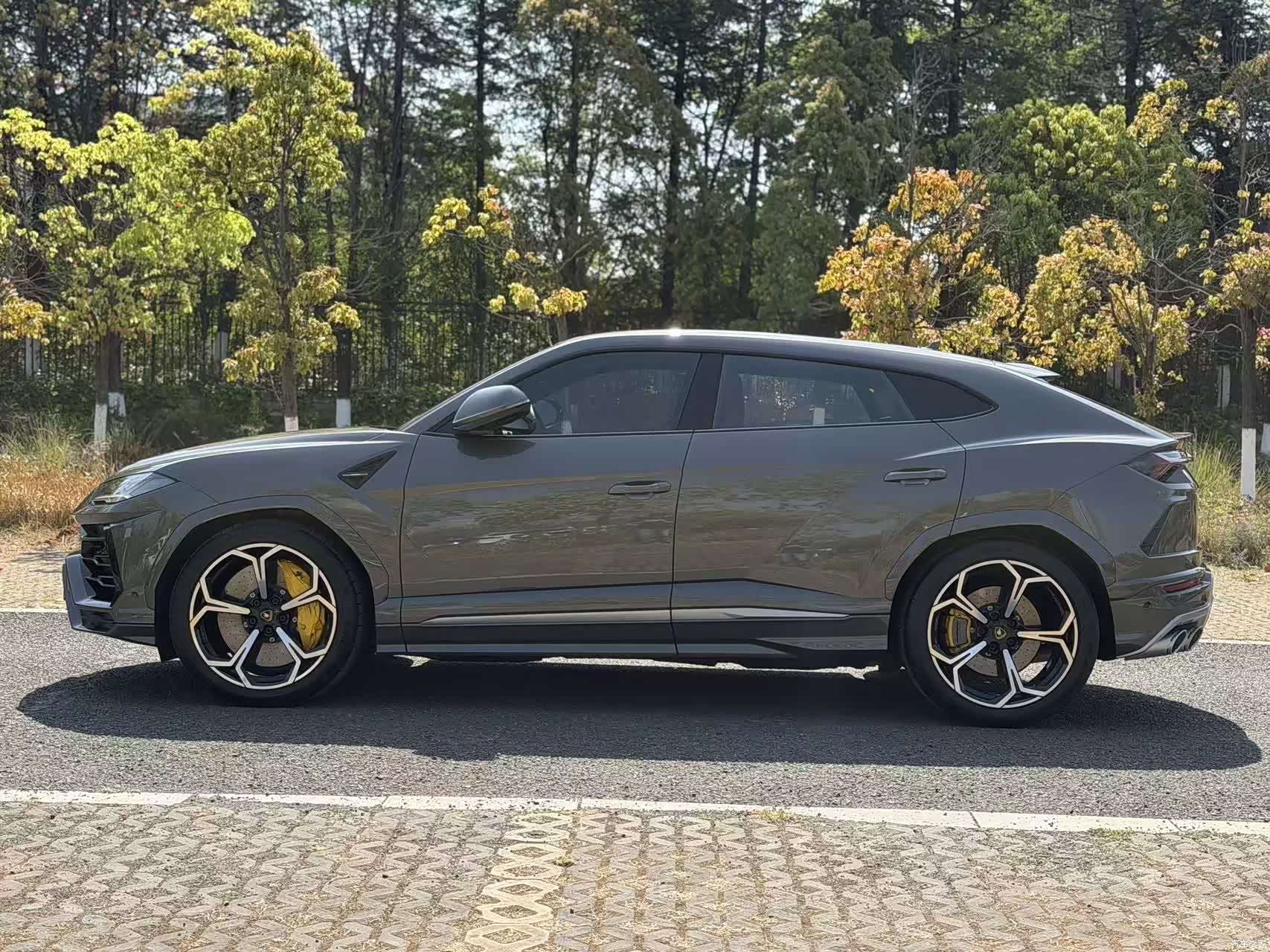 Lamborghini Urus, 2021 все фото