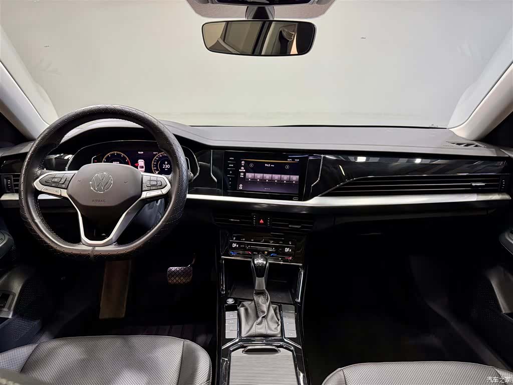 Volkswagen Passat, 2025 15