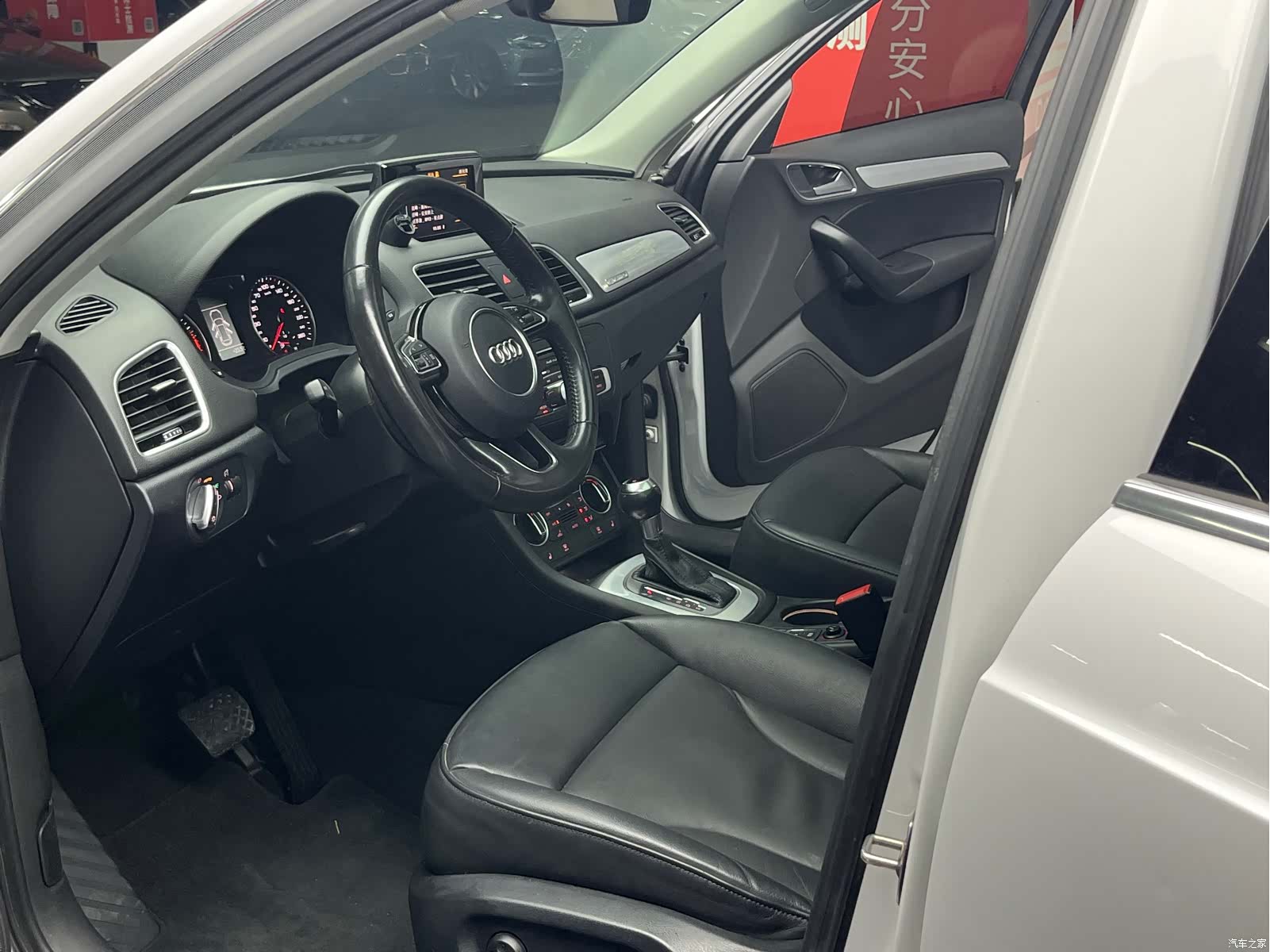 Audi Q3, 2017 10