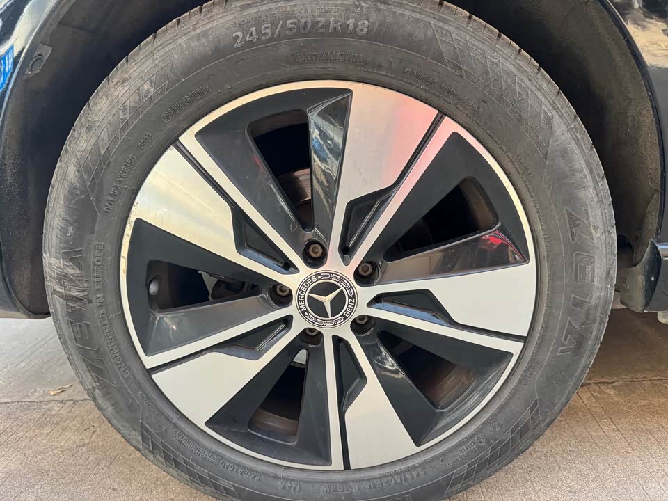 Mercedes-Benz V-class