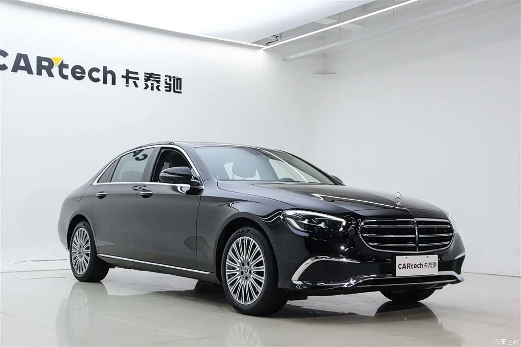 Mercedes-Benz E-Class, 2023 3