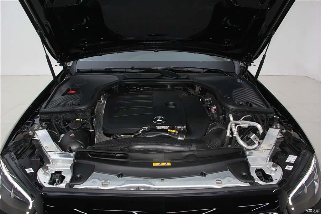 Mercedes-Benz E-Class, 2023 13