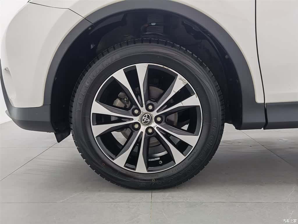 Toyota RAV4, 2016 17