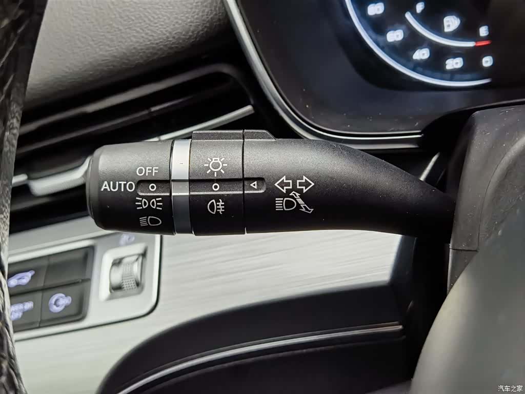 Roewe iMAX8, 2021 21