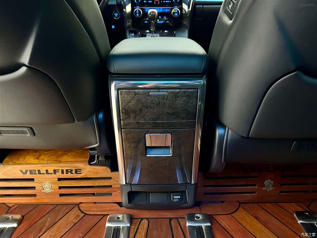 Toyota Vellfire, 2022 18