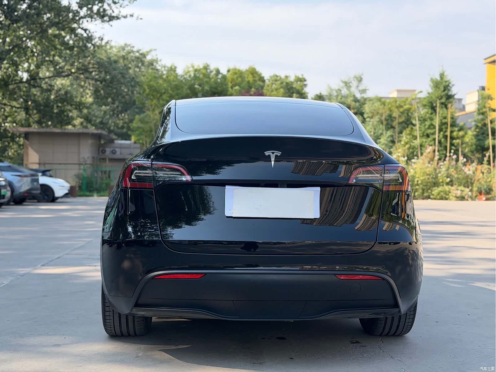 Tesla Model Y, 2022 13