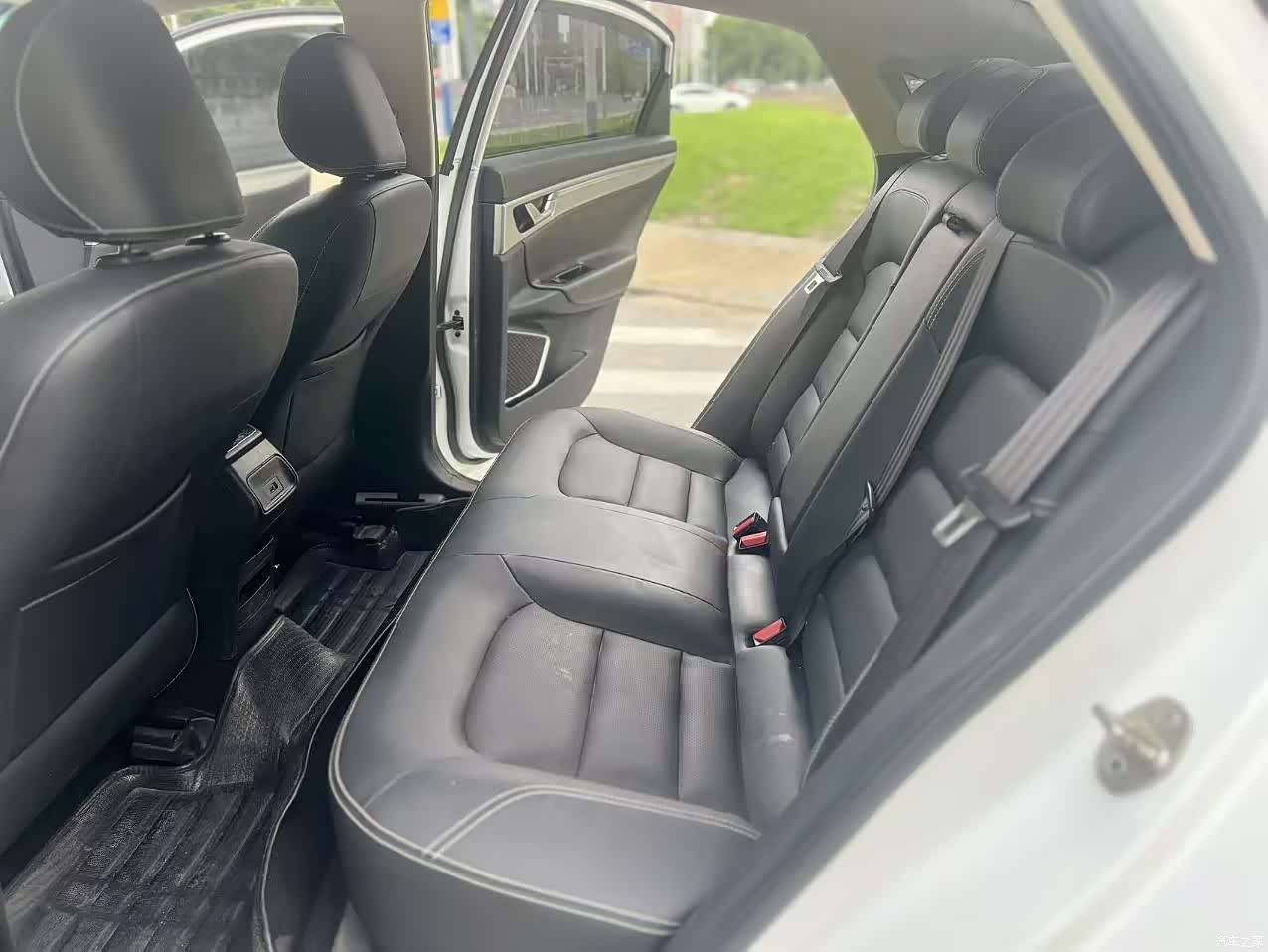 Geely Emgrand, 2017 11