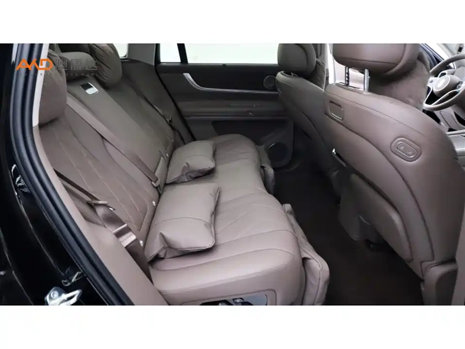 AITO Ask the world M9