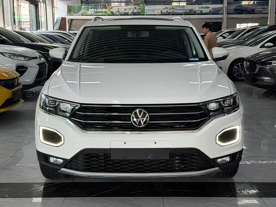 Volkswagen T-ROC exploring Songs