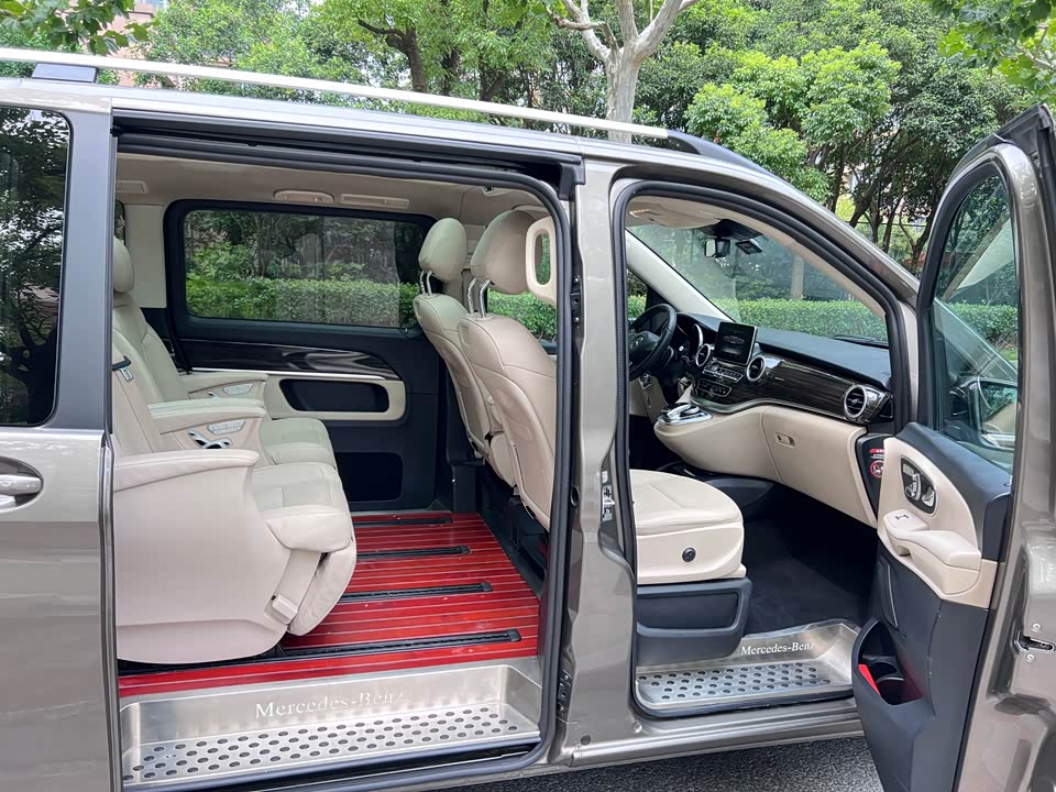 Mercedes-Benz V-class