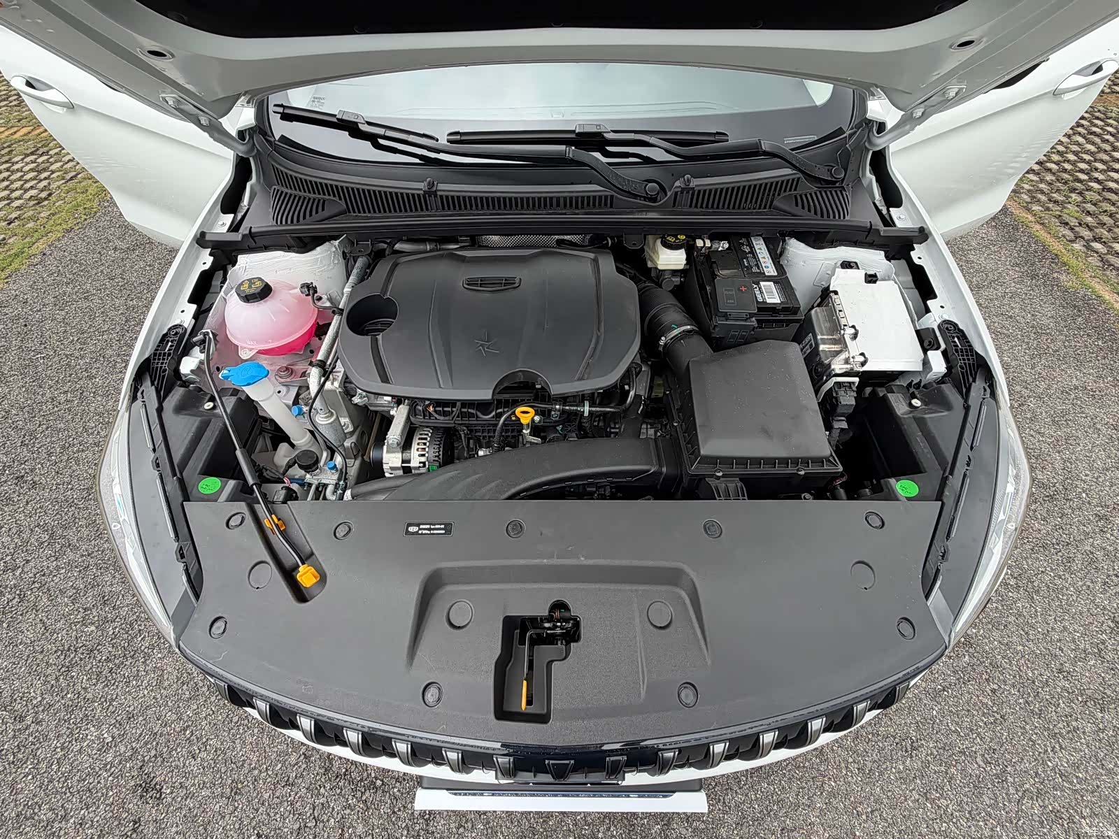 Geely Binray, 2026 27