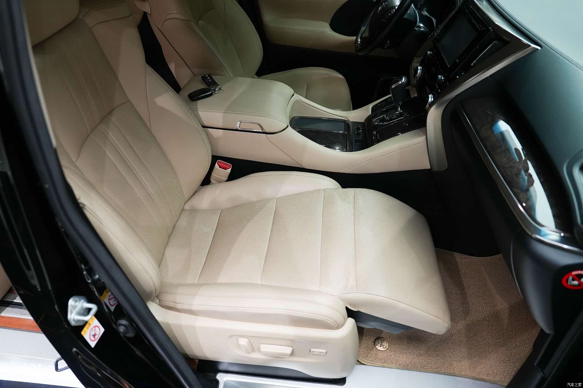 Toyota Alphard, 2018 10
