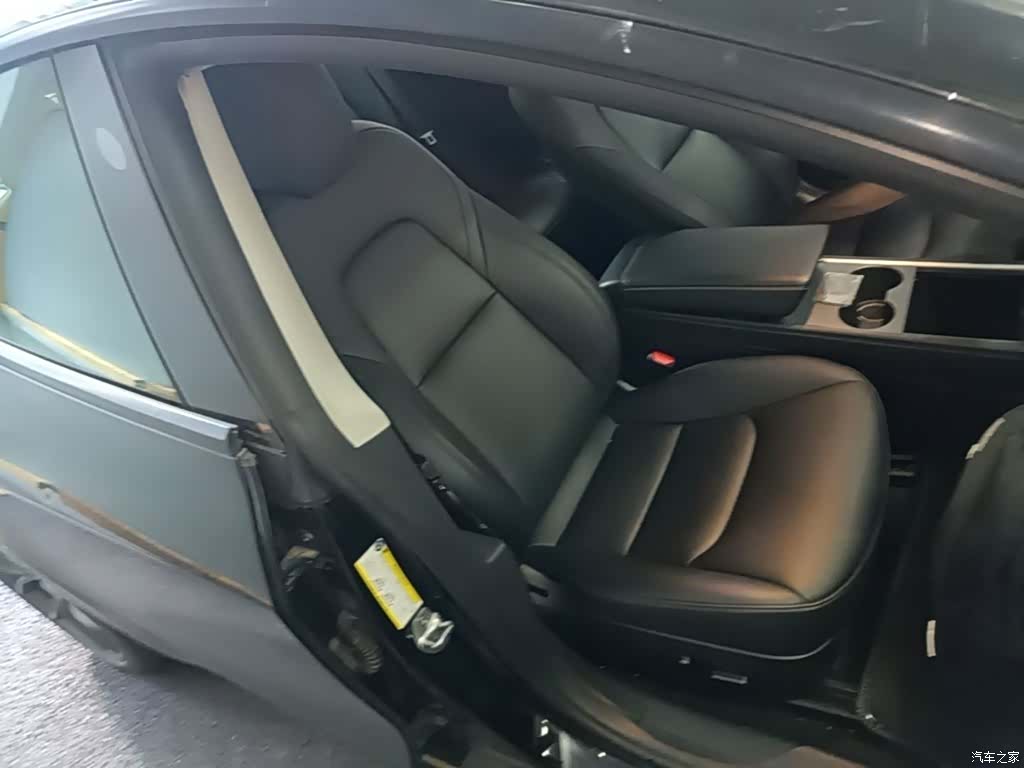 Tesla Model 3, 2022 25