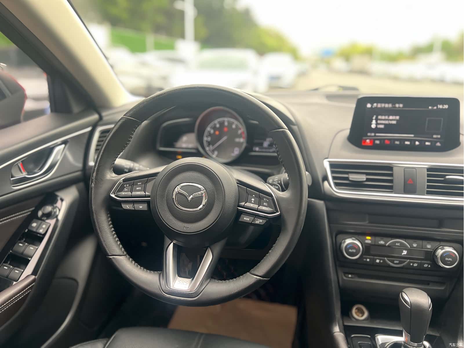Mazda Mazda3, 2017 8