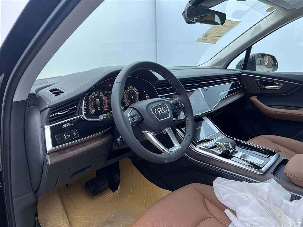 Audi Q7, 2025 16