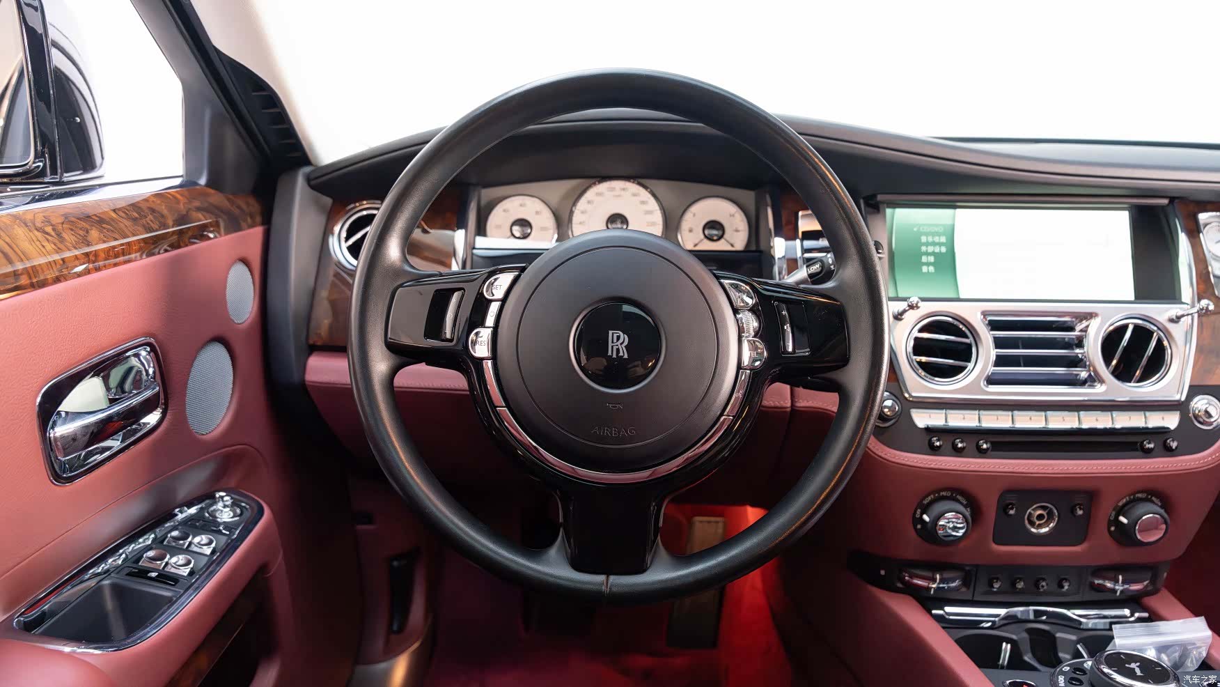 Rolls-Royce Ghost, 2016 15