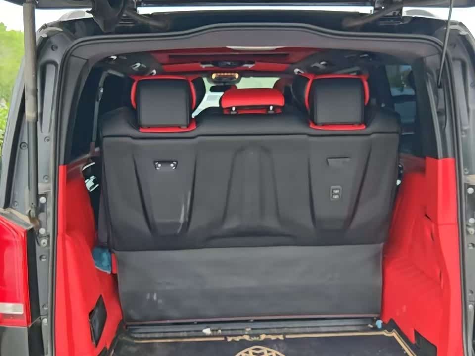 Mercedes-Benz V-class