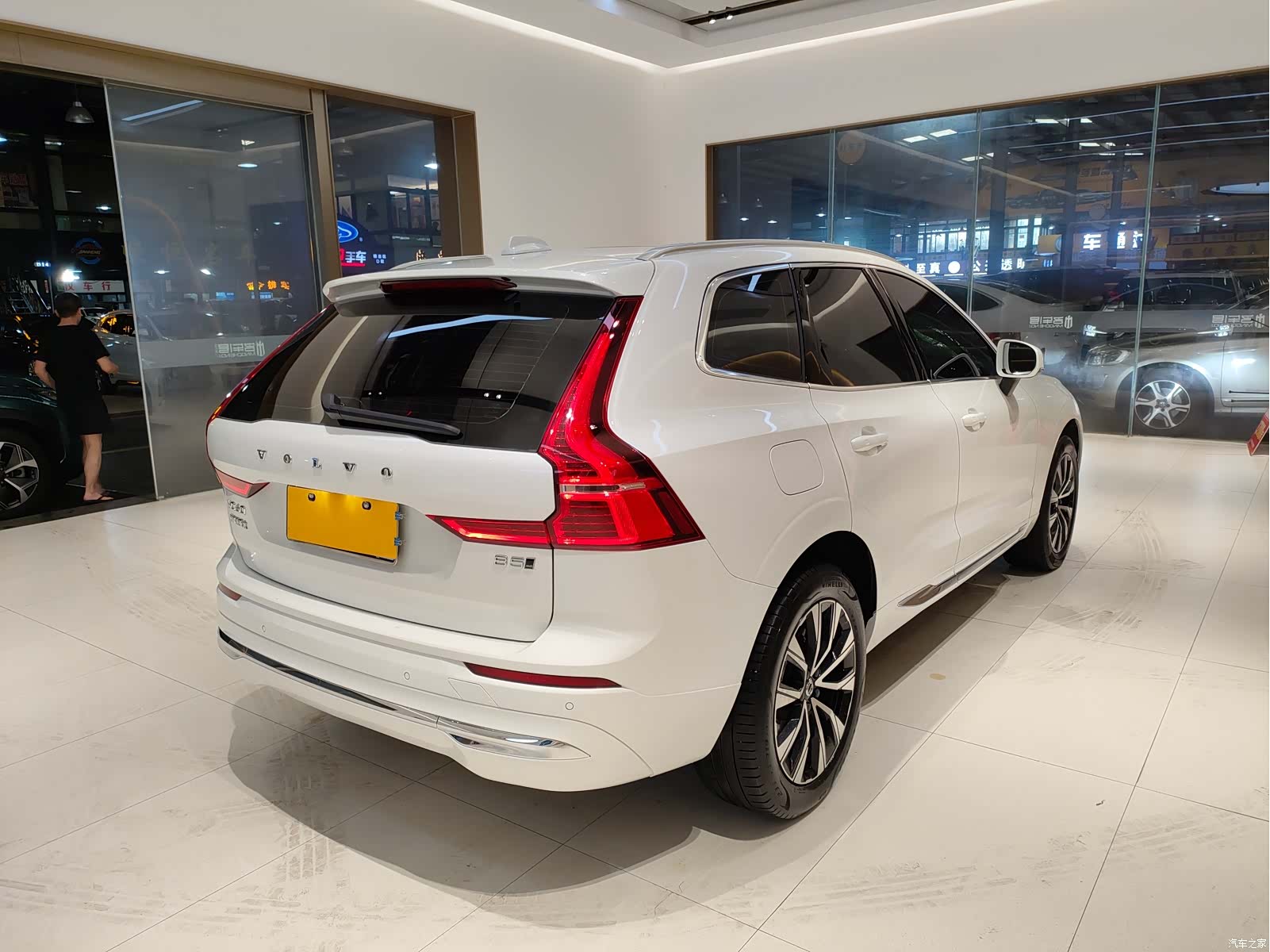 Volvo XC60, 2022 все фото