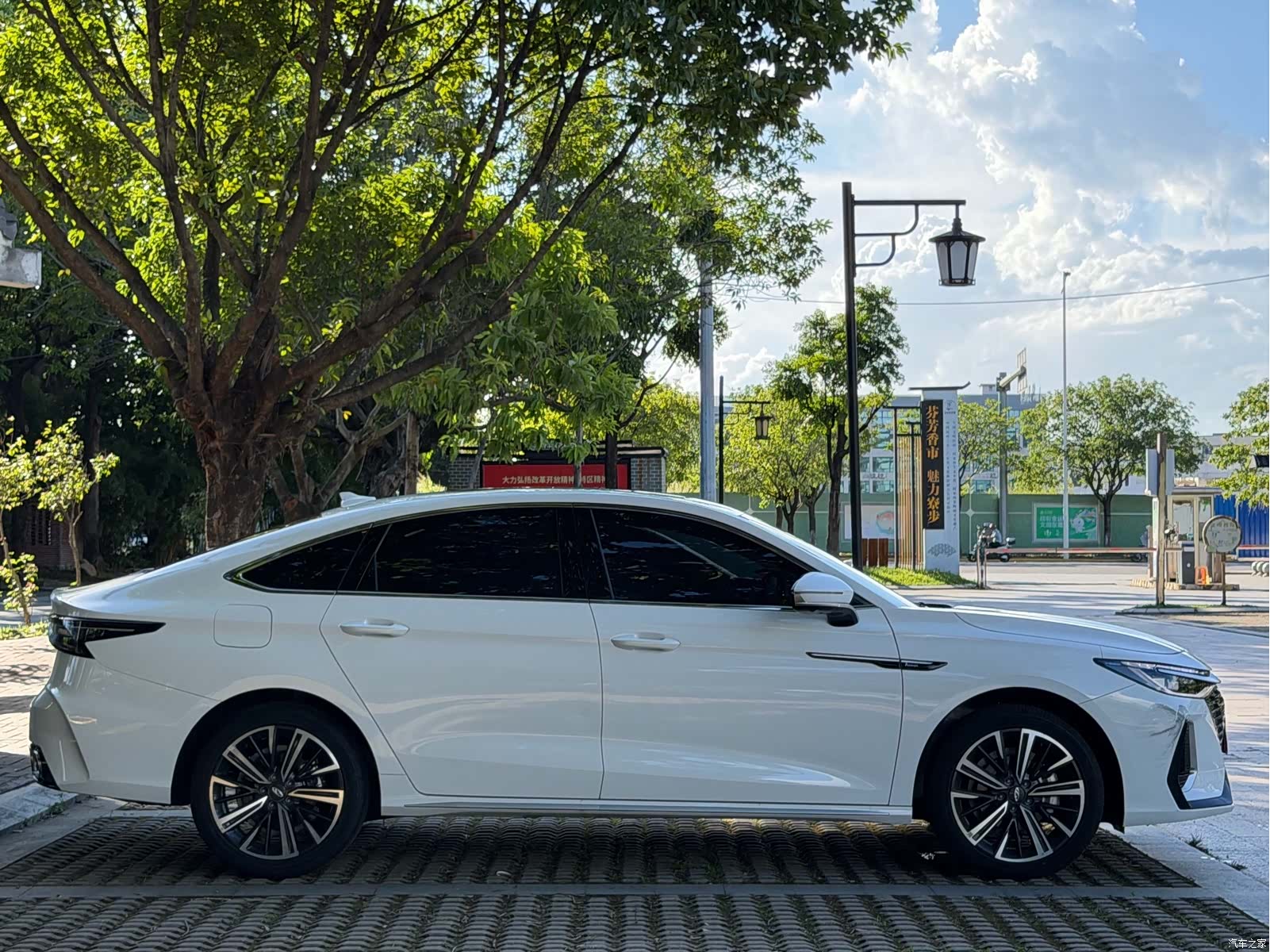 Chery Arrizo 8, 2025 все фото