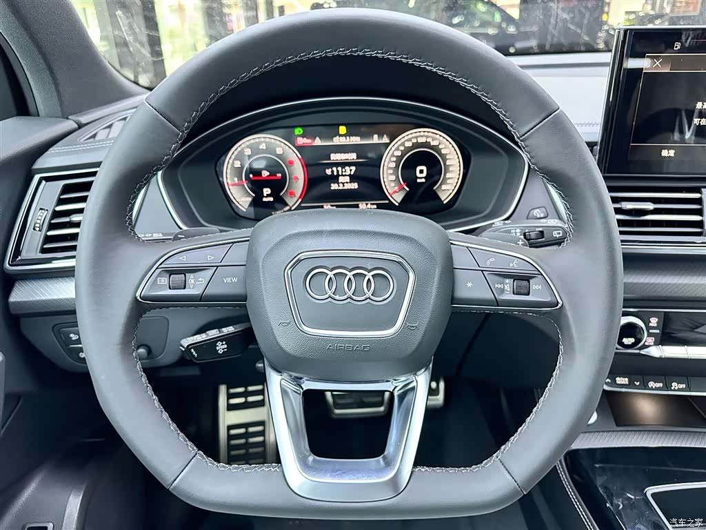 Audi Q5L, 2025 12