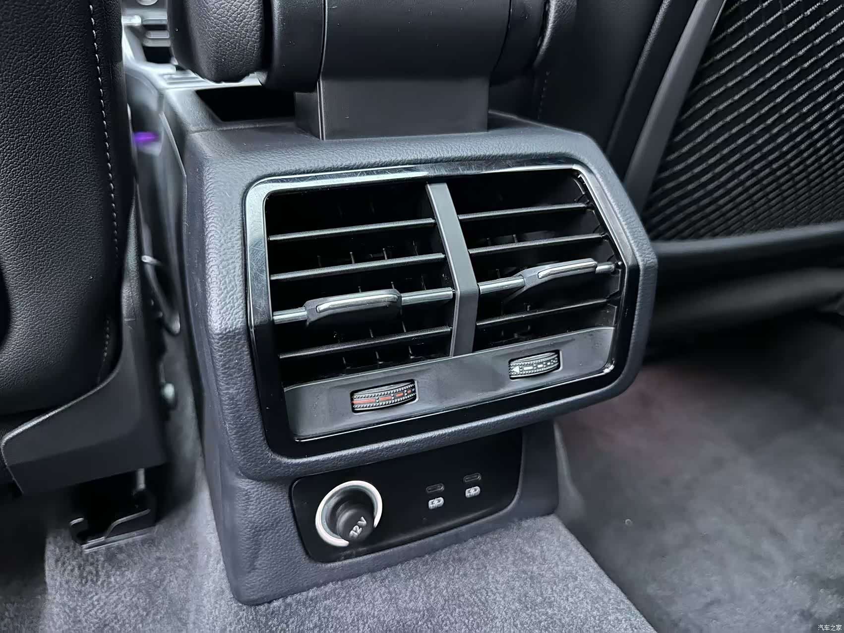 Audi Q3, 2023 12