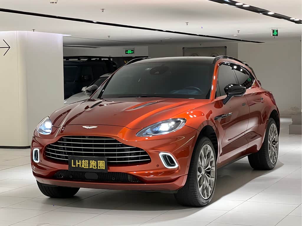 Aston Martin DBX