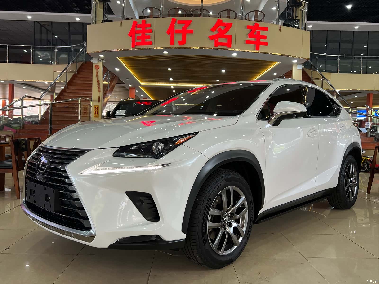 Lexus NX, 2018 1