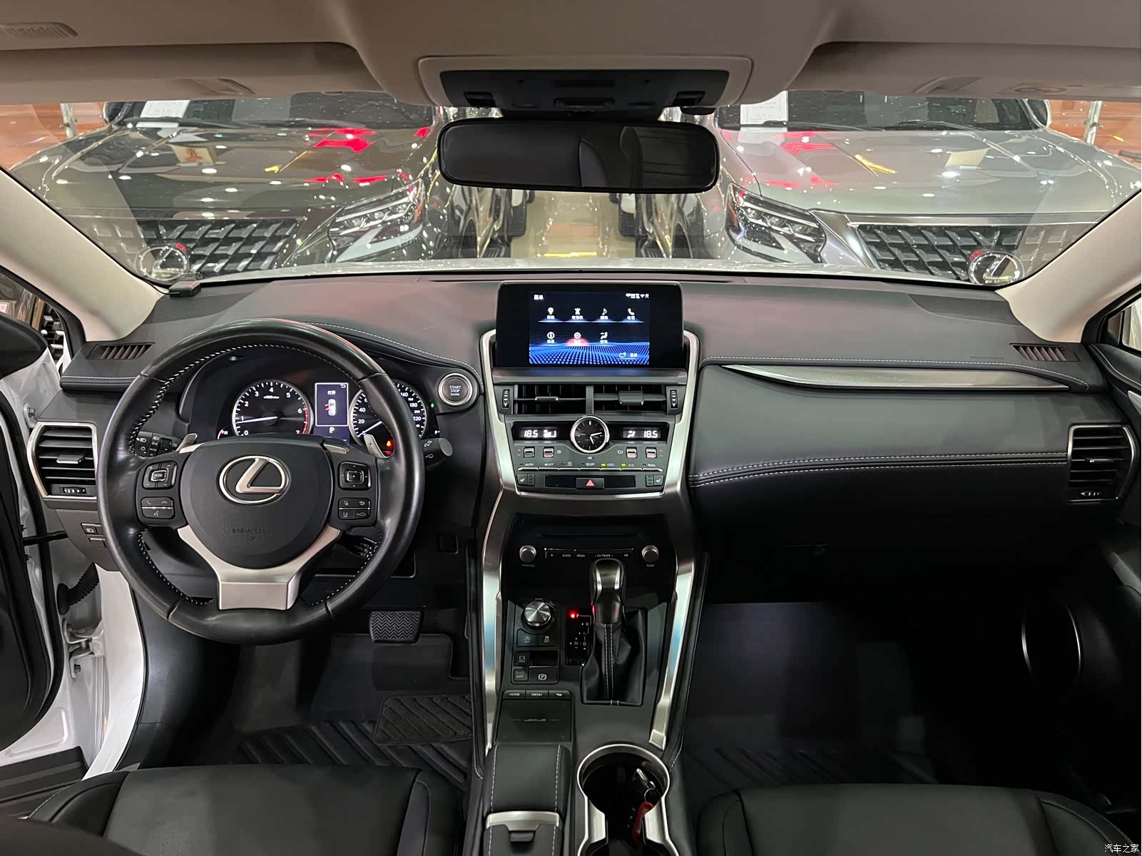Lexus NX, 2018 11