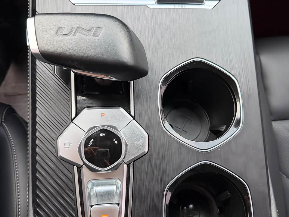 Changan UNI-K Smart iDD