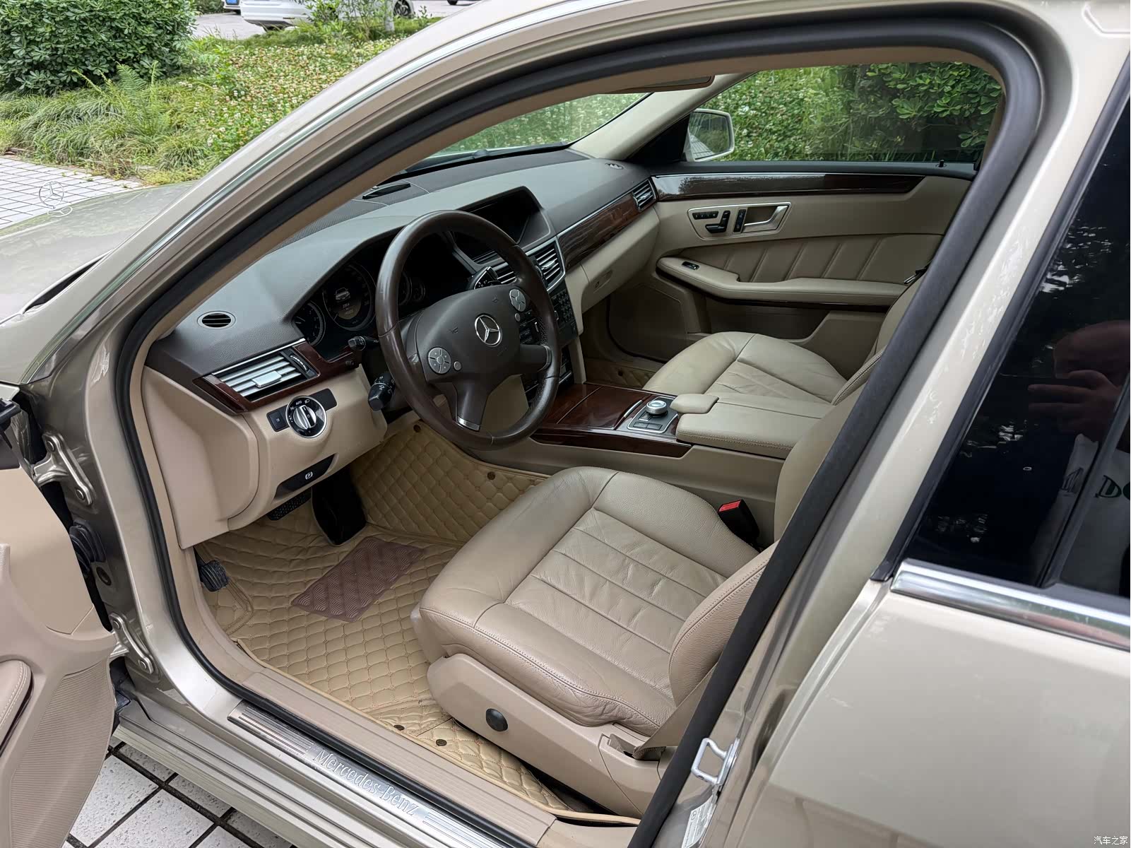 Mercedes-Benz E-Class, 2012 11