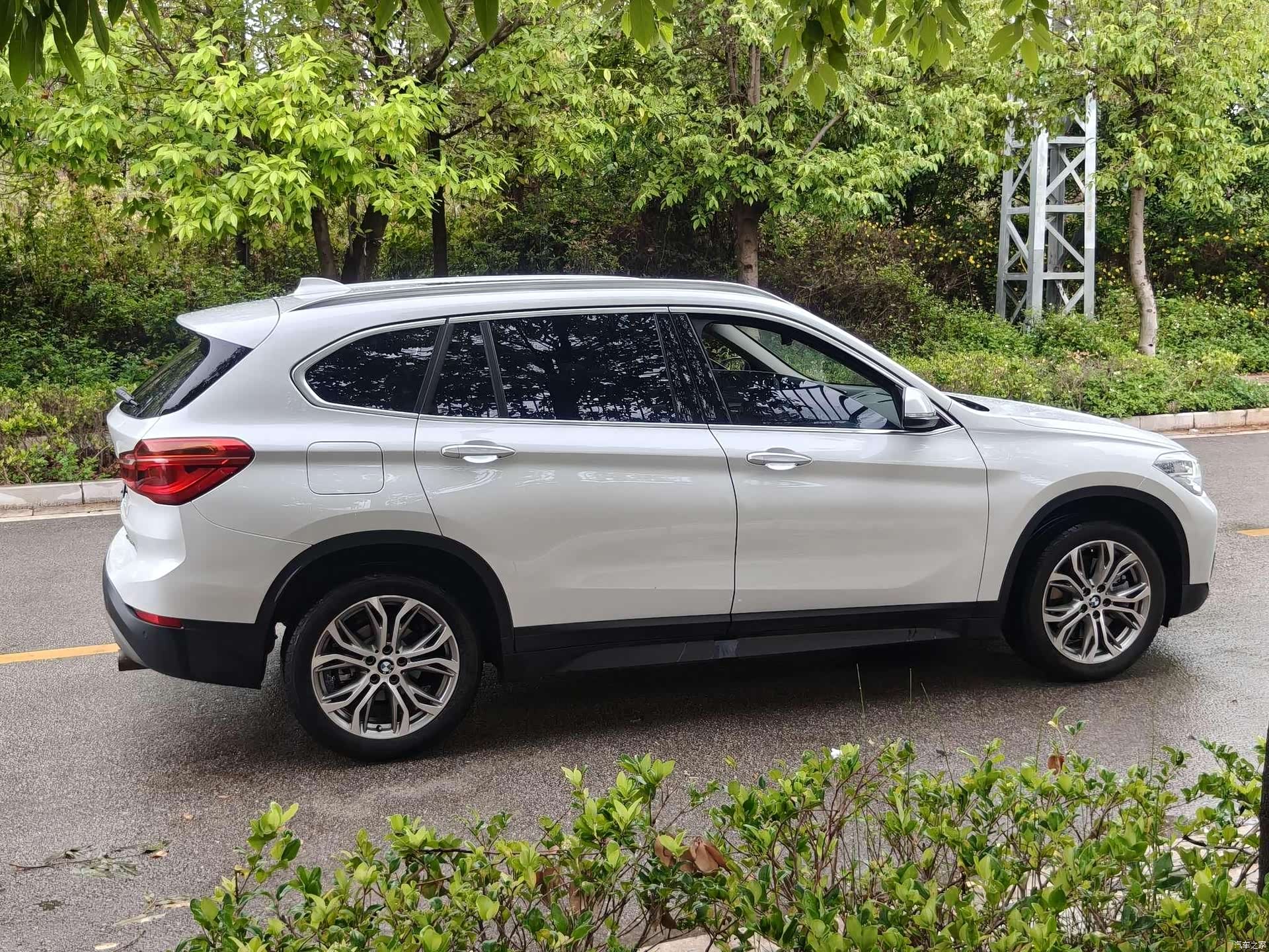 BMW X1, 2019 все фото