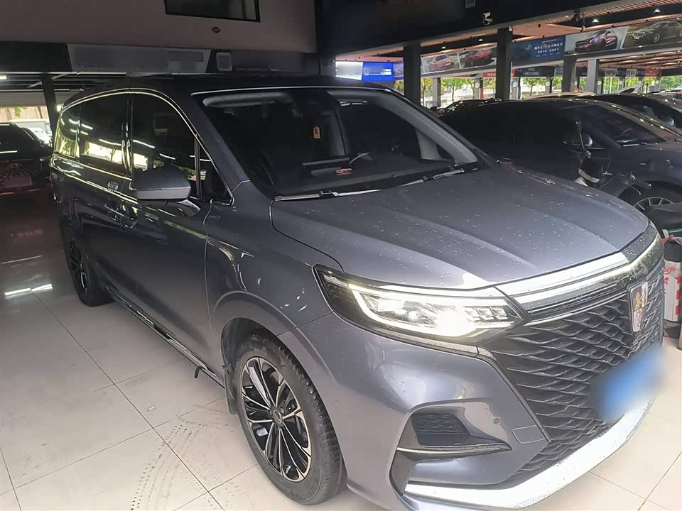 Roewe iMAX8