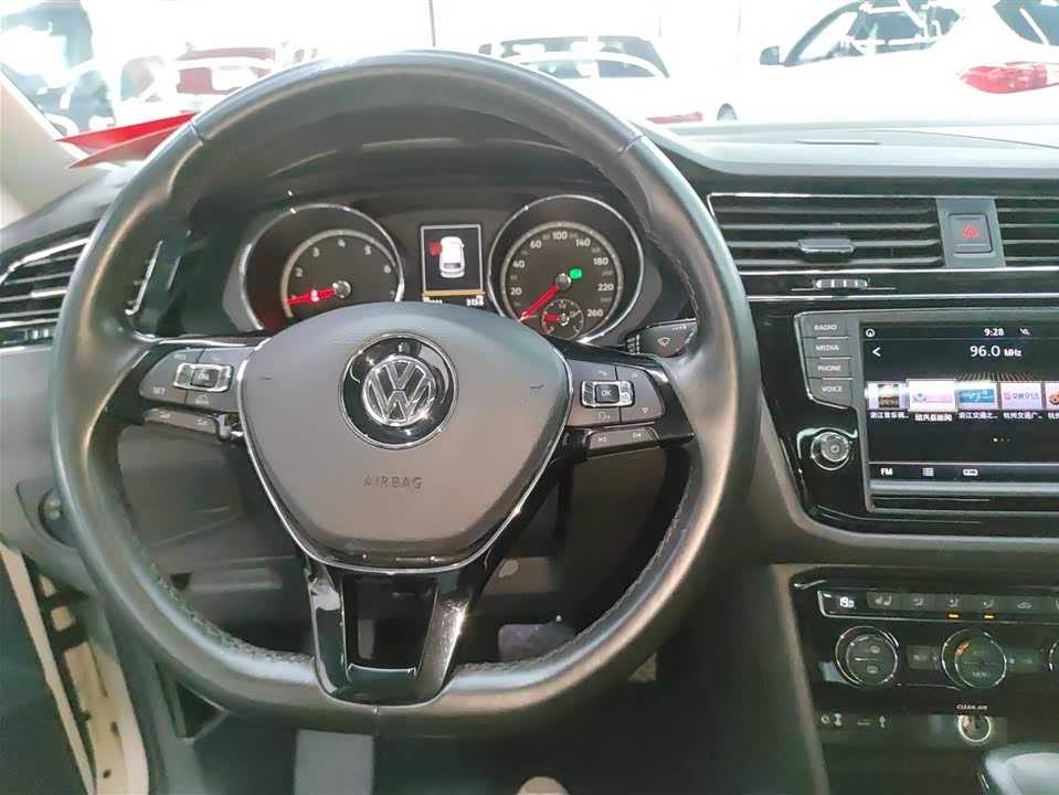 Volkswagen Tiguan L Volkswagen Tiguan L