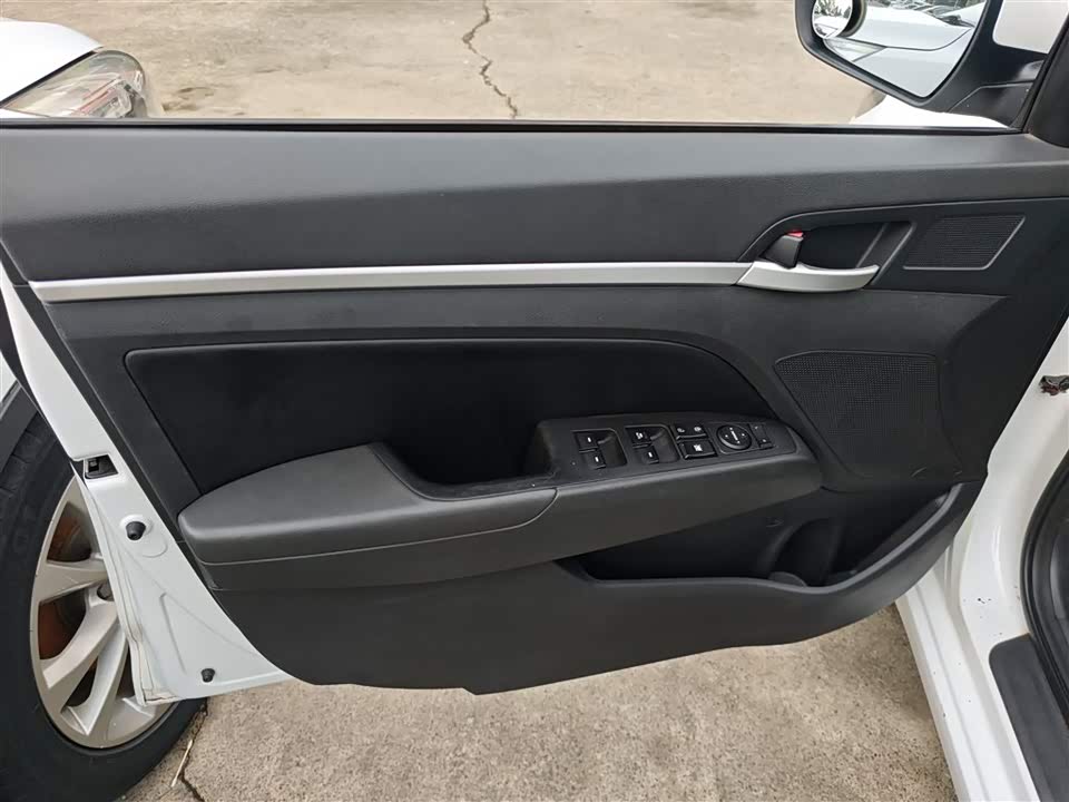 Hyundai Lead