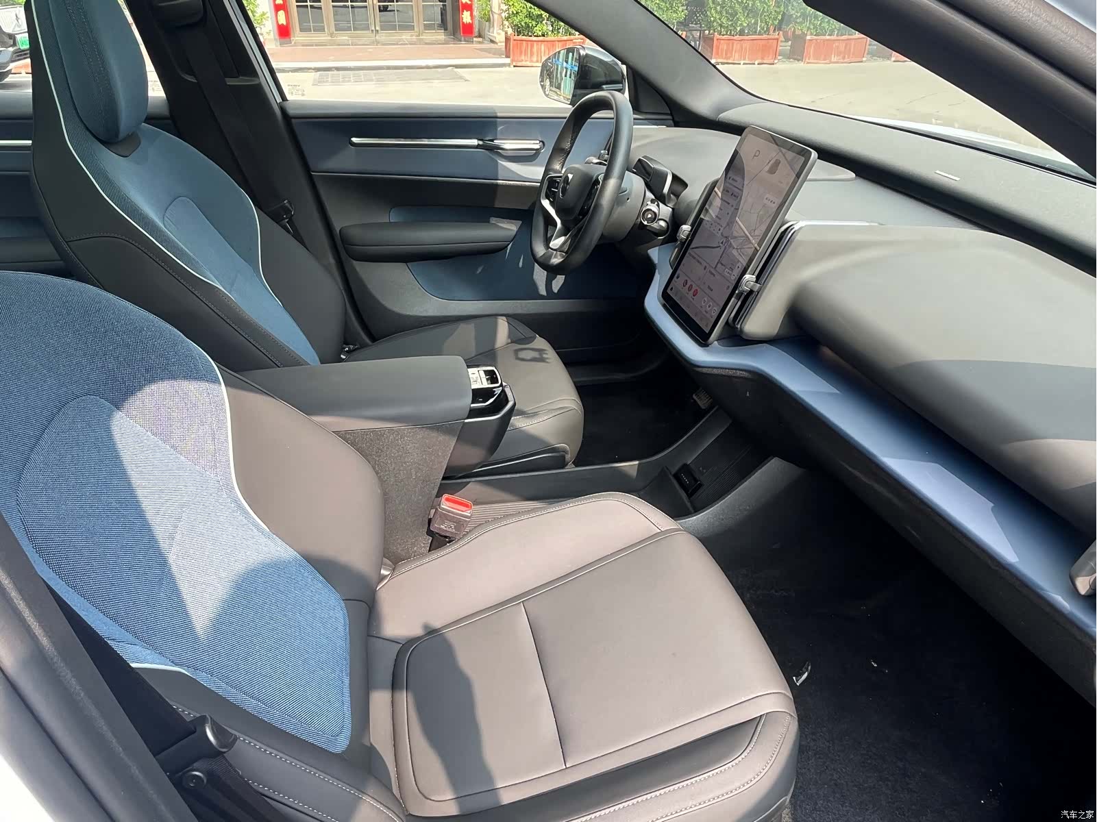 Volvo EX30, 2025 9