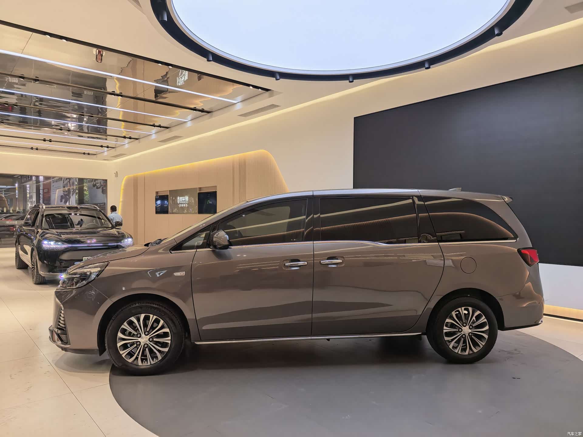 Buick GL8, 2022 7